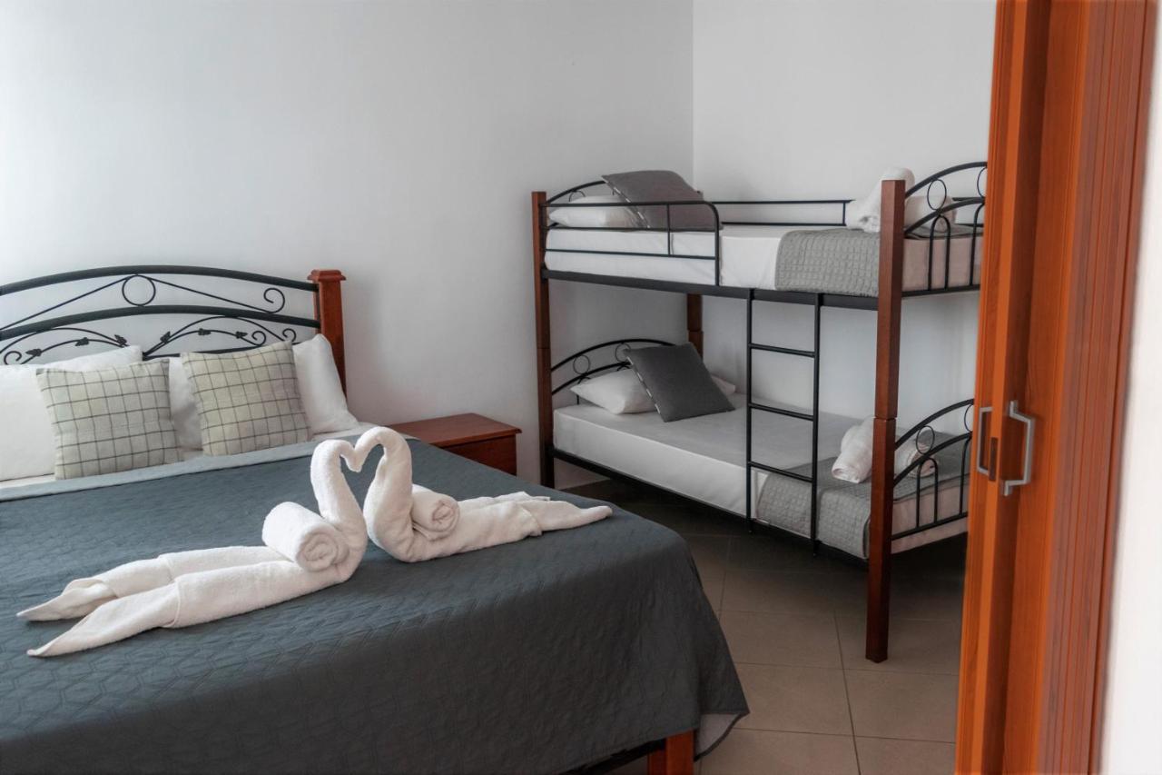 Kapahi Seaview Hotel Apartments โปตอส ภายนอก รูปภาพ