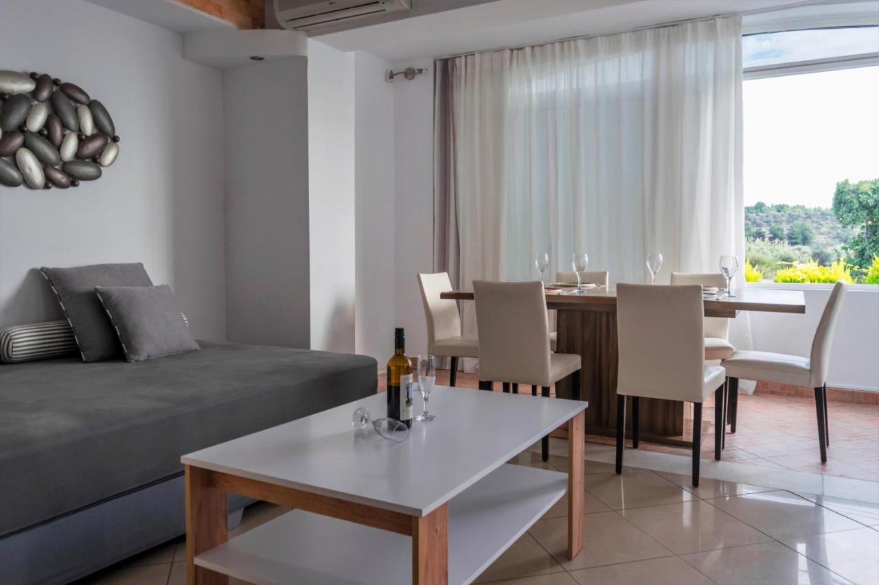Kapahi Seaview Hotel Apartments โปตอส ภายนอก รูปภาพ