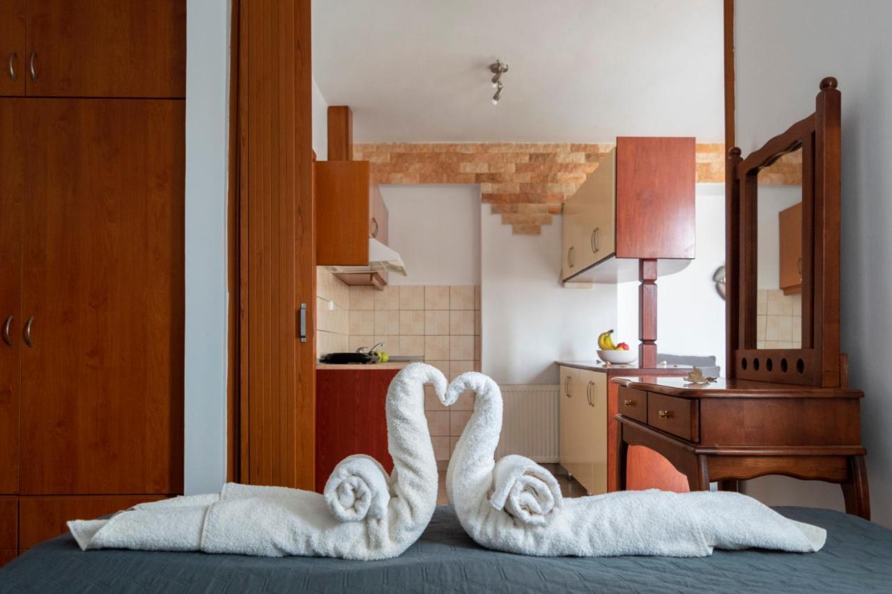 Kapahi Seaview Hotel Apartments โปตอส ภายนอก รูปภาพ