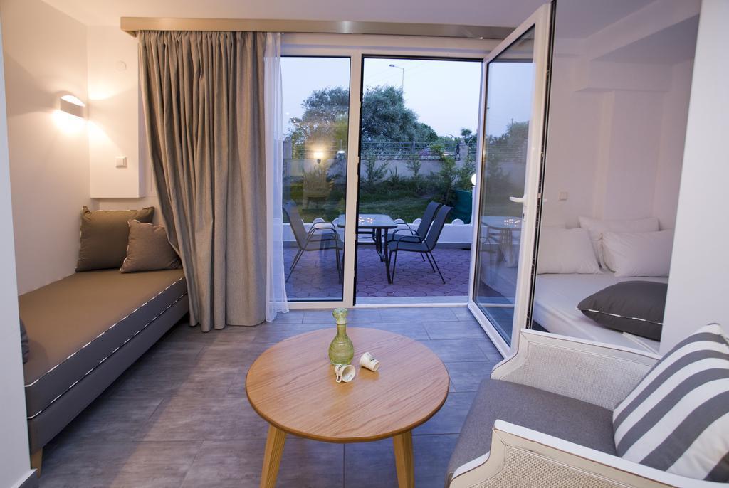 Kapahi Seaview Hotel Apartments โปตอส ภายนอก รูปภาพ