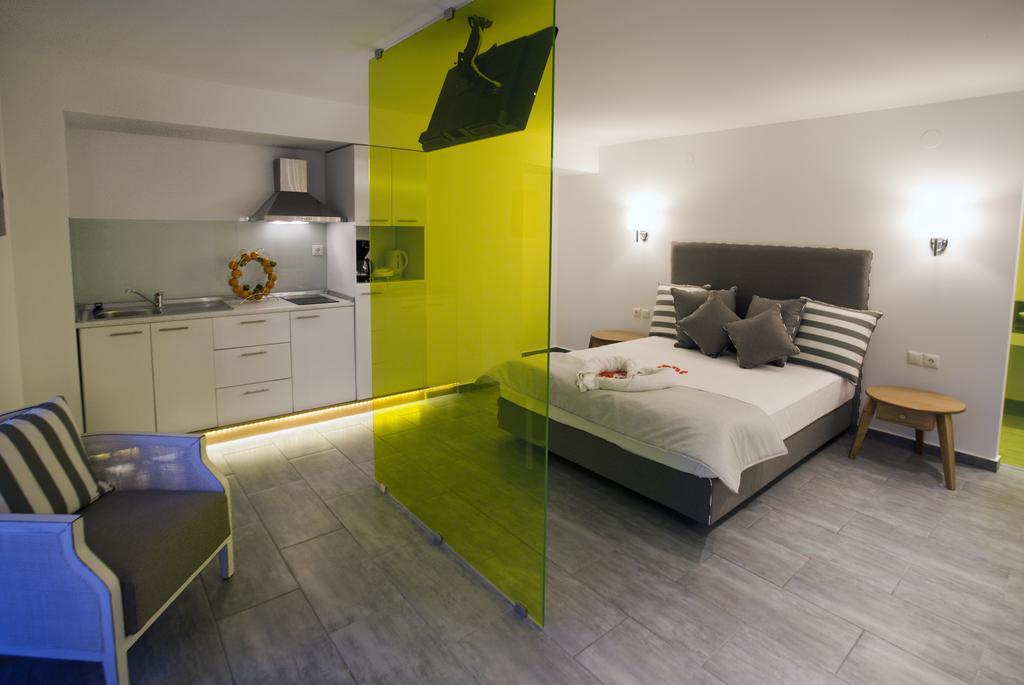 Kapahi Seaview Hotel Apartments โปตอส ภายนอก รูปภาพ